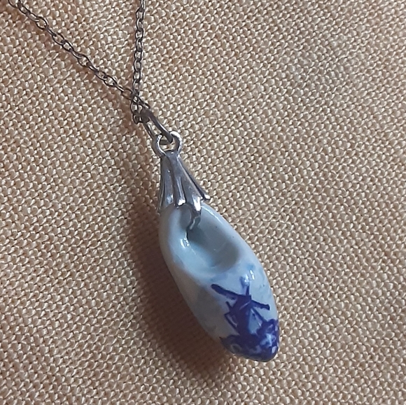 DELFT BLUE HANDMADE CLOG CHARM on 16" Sterling Chain - Picture 4 of 4